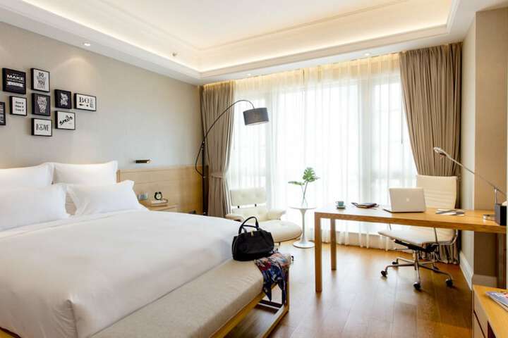 Room 14 of 108