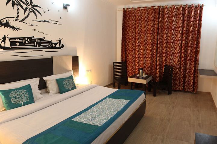 Room 6 of 31
