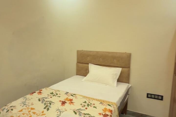 Room 6 of 54