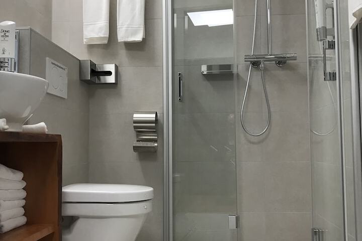 Room 82 of 111
