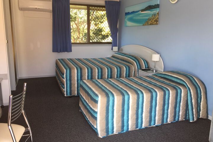 Room 3 of 83