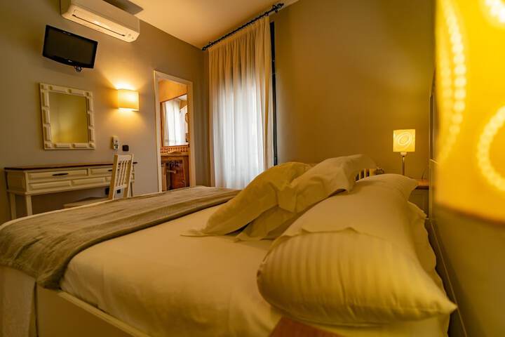 Room 15 of 51