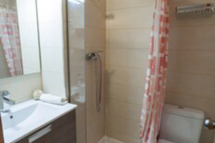 Room 3 of 18