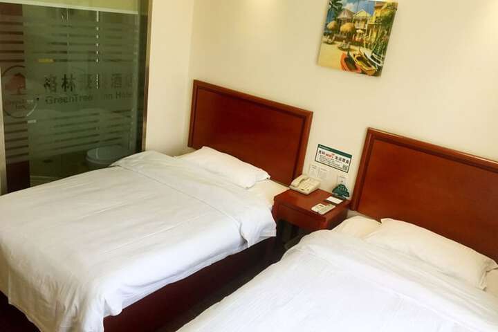 Room 5 of 61