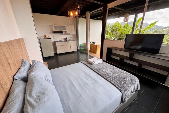 Room 2 of 97