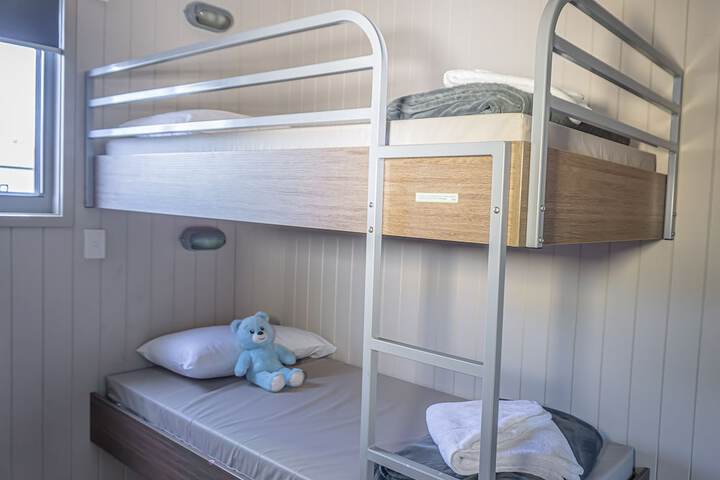 Room 17 of 204