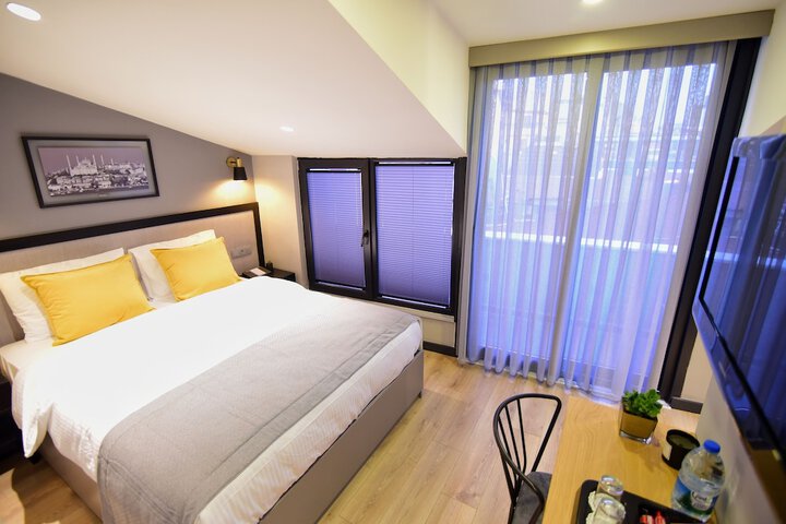 Room 9 of 22