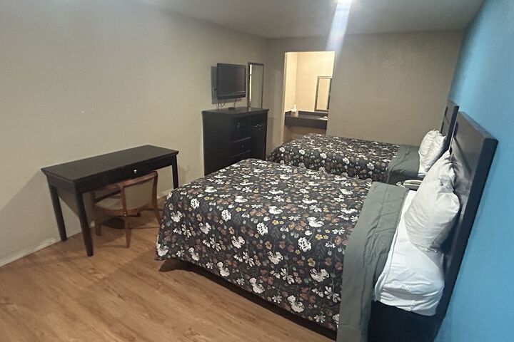 Room 5 of 33