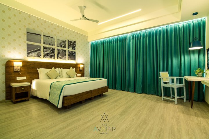 Room 9 of 28