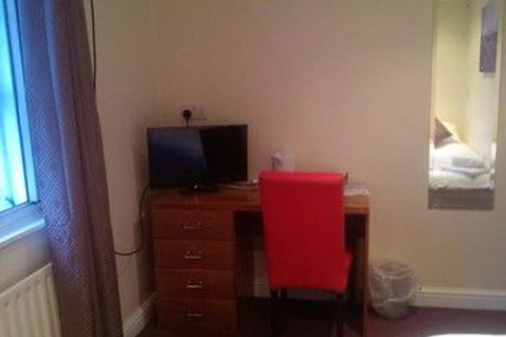 Room 102 of 117