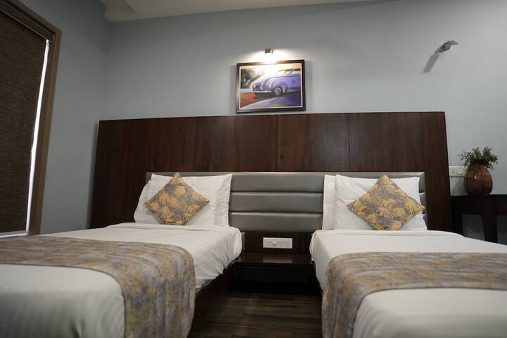 Room 6 of 11