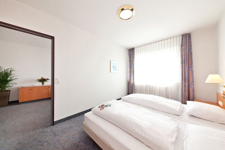 Room 9 of 60