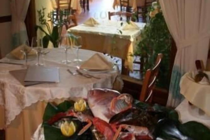 Dining 60 of 72