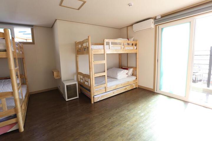 Photo 29