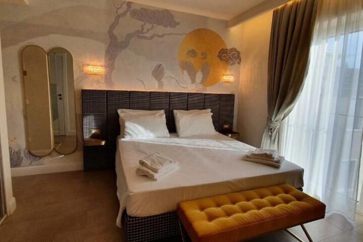 Room 2 of 38