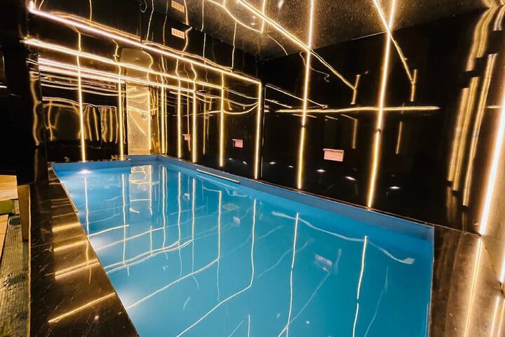 Pool 94 of 109