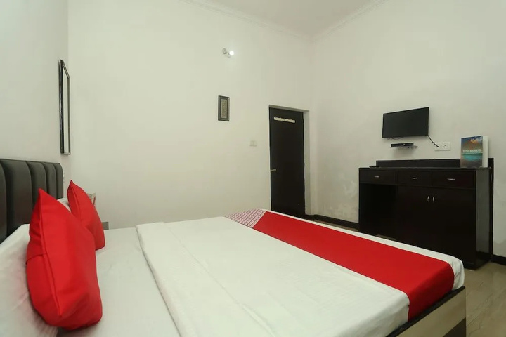 Room 3 of 11