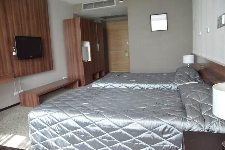 Room 7 of 36