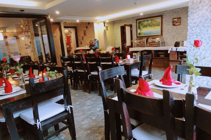 Dining 56 of 72