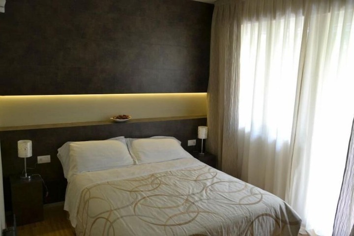 Room 8 of 42