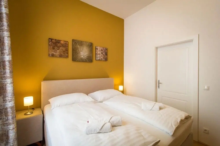 Room 3 of 15