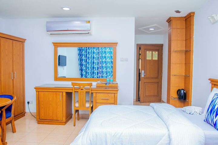 Room 34 of 99