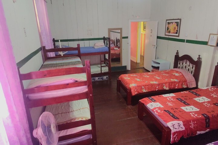 Room 11 of 33