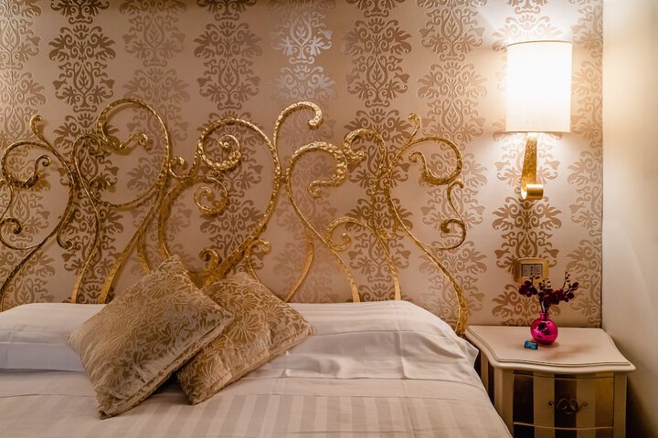 Room 28 of 84