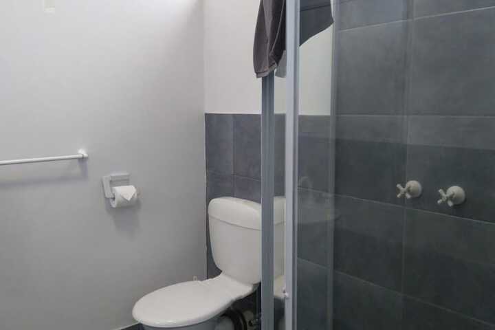 Room 9 of 32