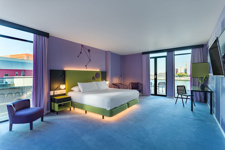 Room 41 of 77