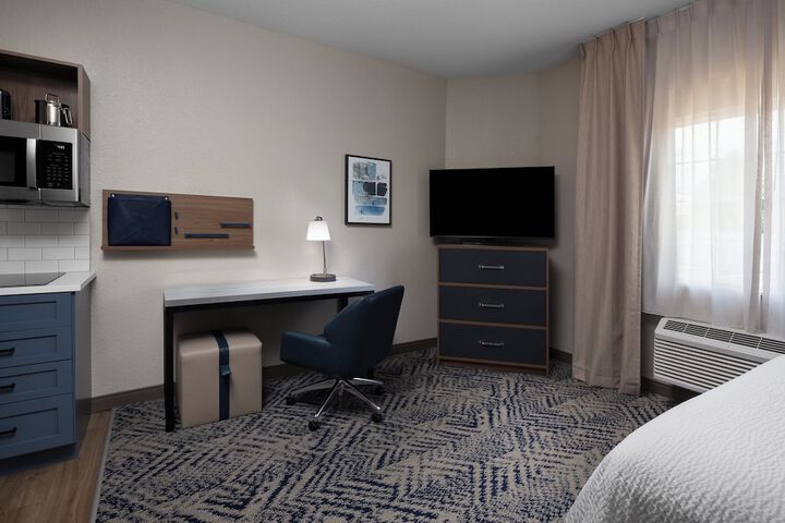 Room 4 of 36