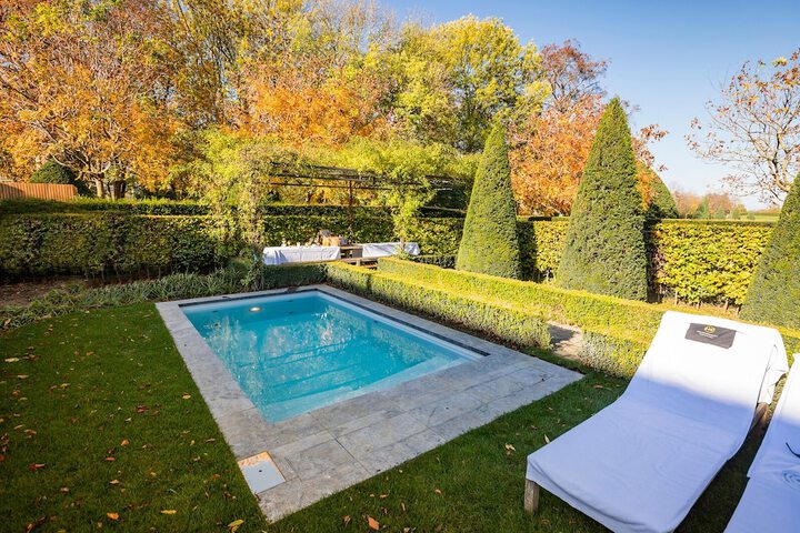 Pool 157 of 214
