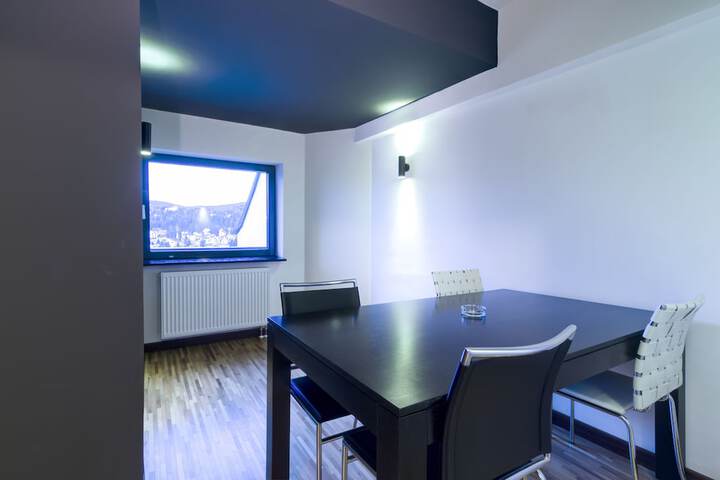 Room 58 of 144