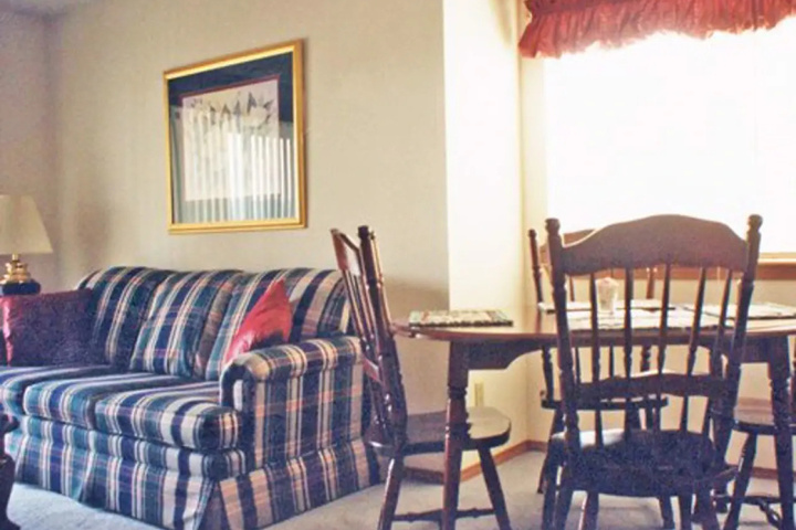Room 2 of 8