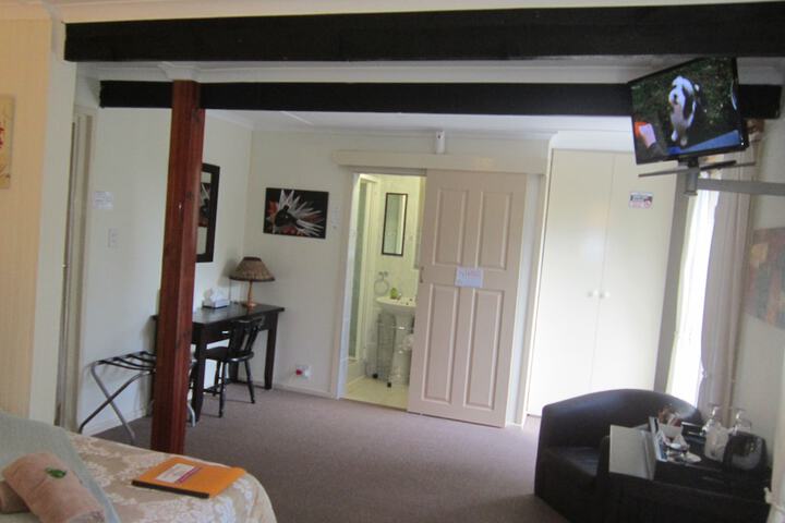 Room 3 of 36