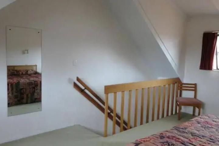 Room 6 of 19