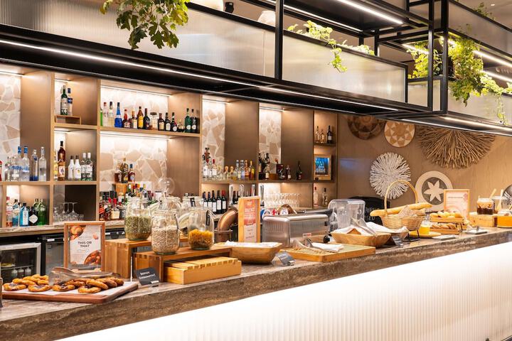 Breakfast area