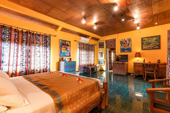 Room 26 of 103