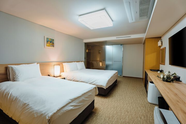 Room 22 of 61