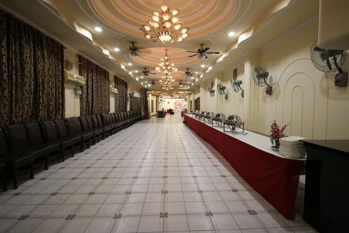 Banquet hall