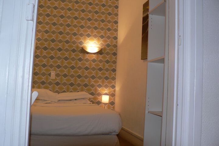 Room 15 of 31