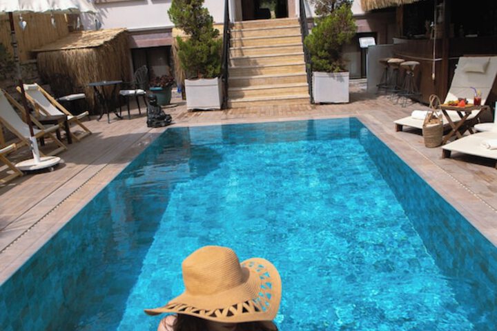 Pool 49 of 91