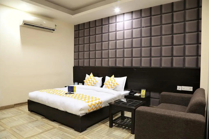 Room 4 of 15