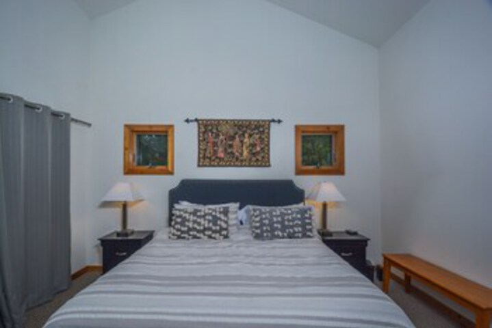 Room 33 of 35