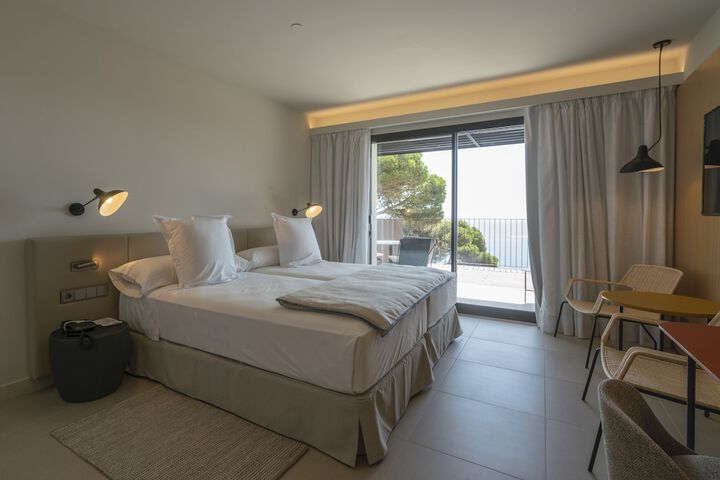 Room 4 of 38
