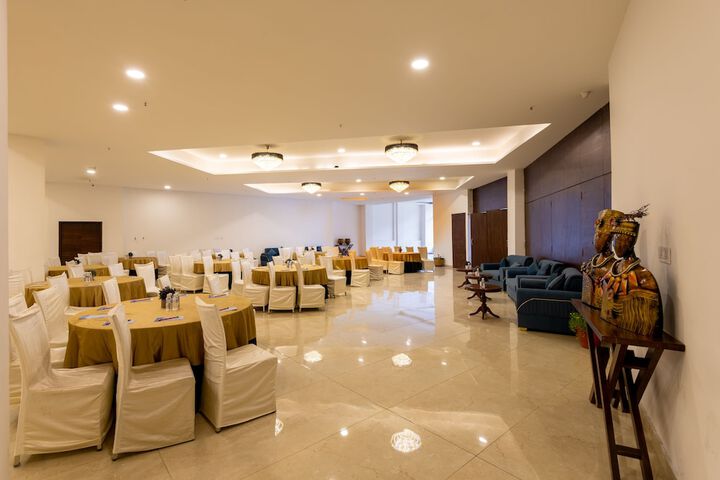 Business Center 85 of 94