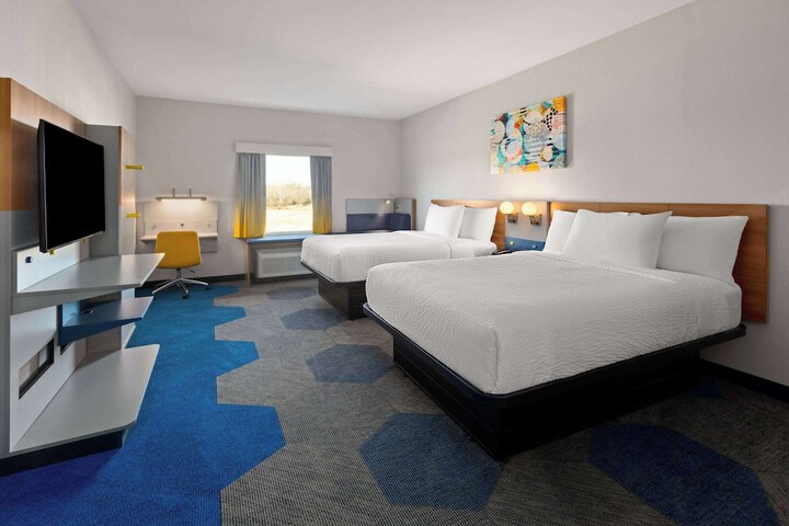 2 Queen Beds (7 of 7)
