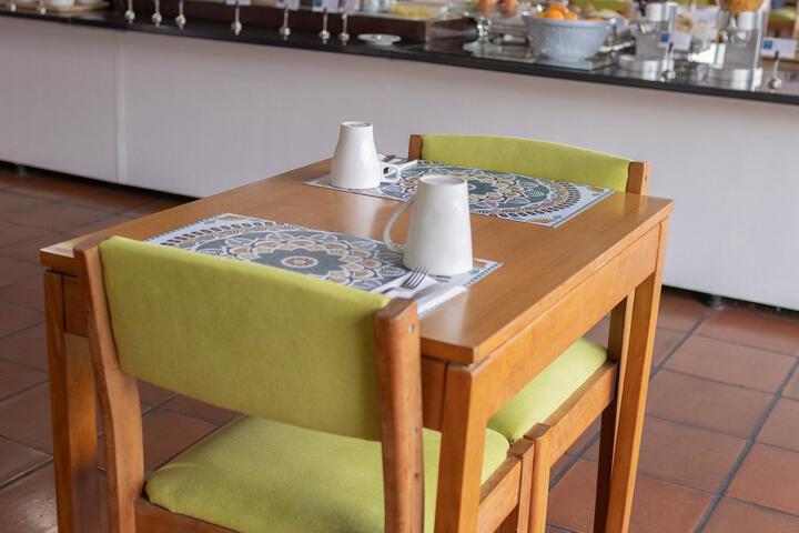 Dining 42 of 128