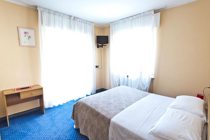 Room 3 of 46