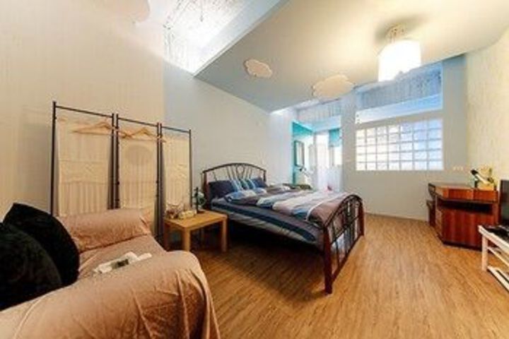 Room 17 of 19